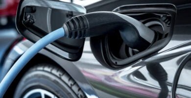 O que são veículos elétricos? Como funcionam? 4 electric car charging station