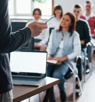 Desafios e soluções: Como enfrentar as ameaças de segurança em clínicas de saúde 1 Treinamentos de seguranca do trabalho