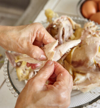 Benefícios de Comer Frango: Alimento na Dieta 1 frango cozido